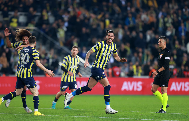 Fenerbahçe dört dörtlük