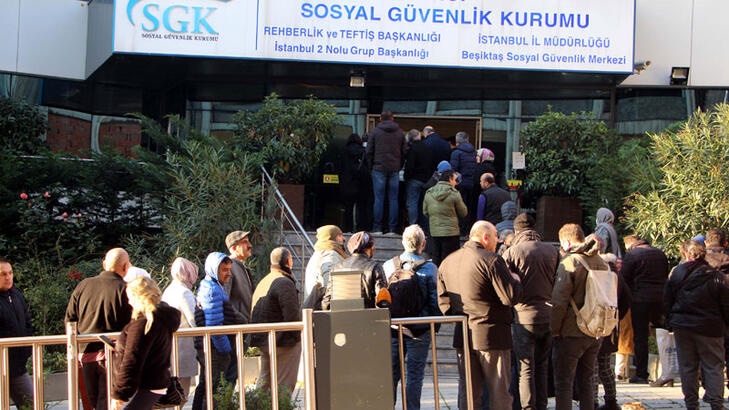 SGK’dan ‘EYT’ açıklaması: Kanun yürürlüğe girmeden aylık bağlamak mümkün değil