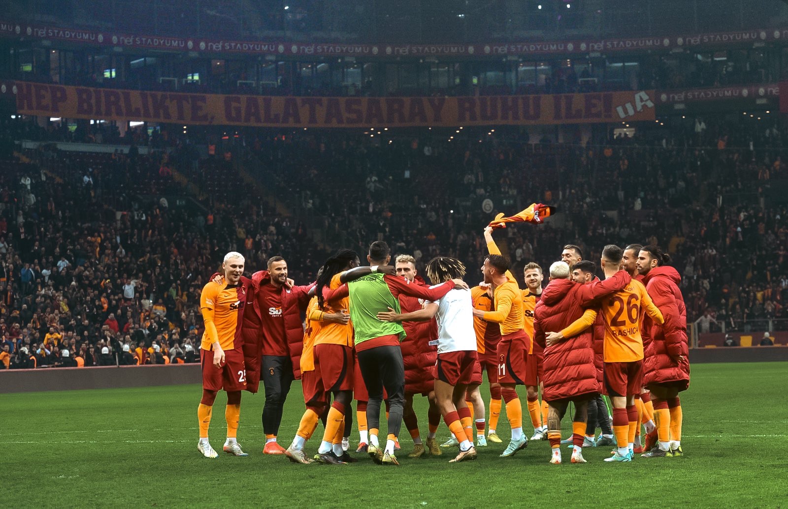 Galatasaray Spor Toto Süper Lig’in ilk yarısını üst üste 8 galibiyet alarak lider tamamladı