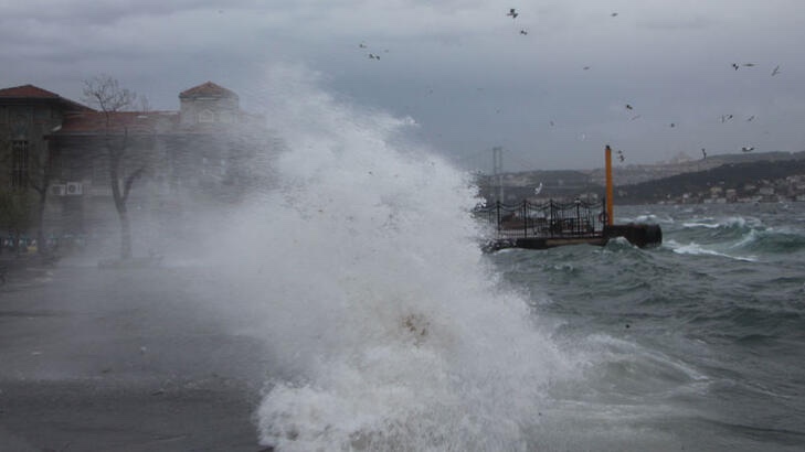 Marmara bölgesinde kuvvetli rüzgar ve fırtına uyarısı