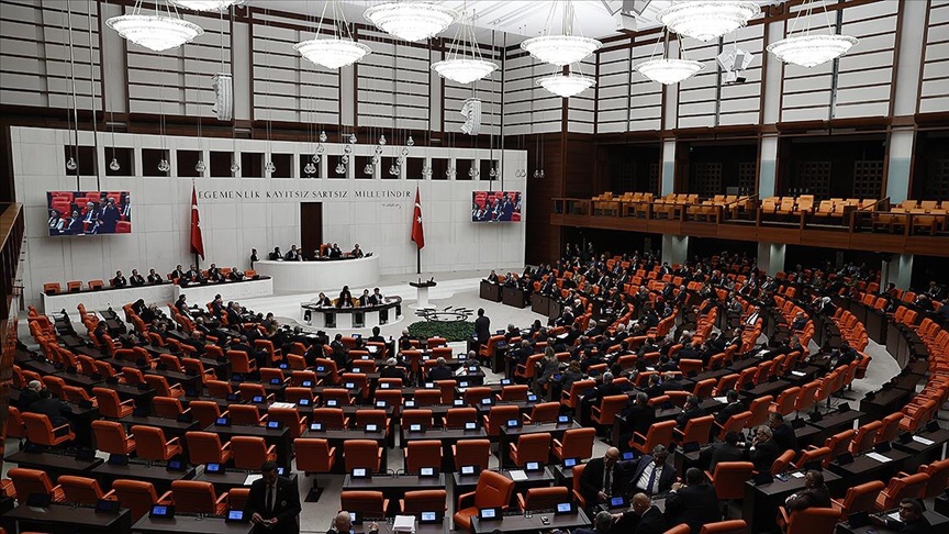 Sözleşmeli Personele Kadro verilmesi kanun teklifi yasalaştı