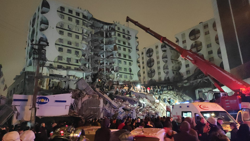 Ülkeler yardım teklif ediyor, ancak Suriye iç savaşı komplikasyonları artırıyor