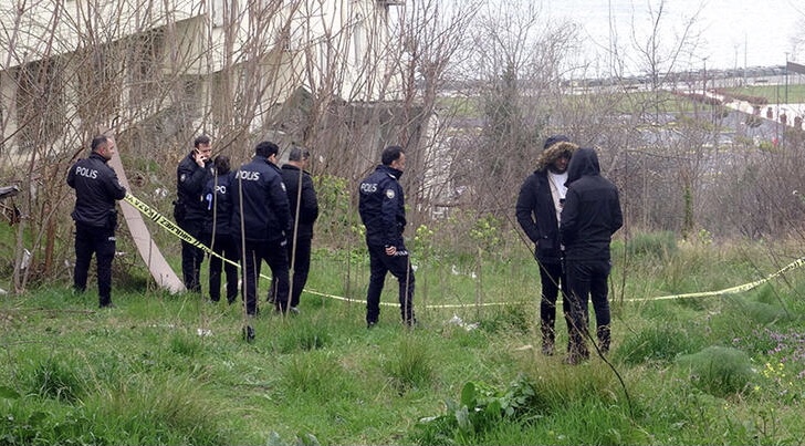 Avcılar’da demir parmaklıklara asılı cesed bulundu