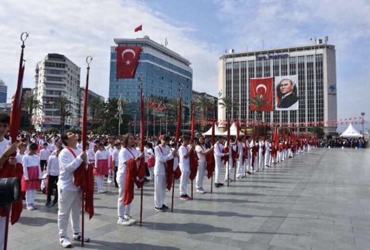 23 Nisan çadır kentlerde ve Türkiye’de kutlandı