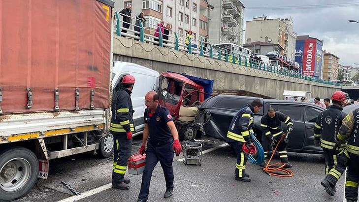 Kocaeli’de D-100 Kara Yolunda Zincirleme Kaza: 1 Yaralı