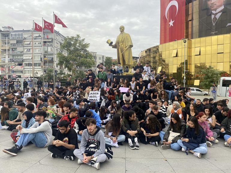 Öğrenci Asansör Kazasında Hayatını Kaybetti: Arkadaşları Oturma Eylemi Başlattı.Yurt müdürü açığa alındı