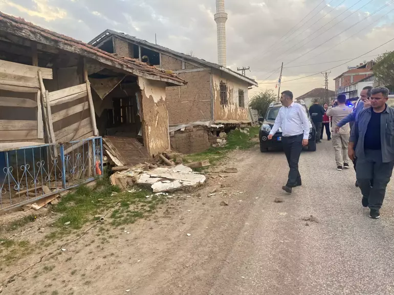 Tokat’ta Şiddetli Depremler Meydana Geldi: Evler ve Cami Minareleri Yıkıldı