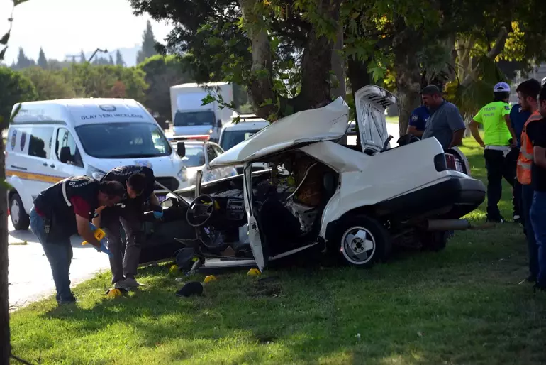 Kahramanmaraş’ta Feci Kaza: Otomobil İkiye Bölündü, 1 Ölü, 1 Yaralı