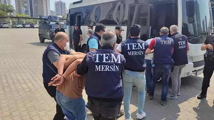 Mersin’de Terör Örgütü Marşıyla Halay Çeken 9 Kişi Adliyede