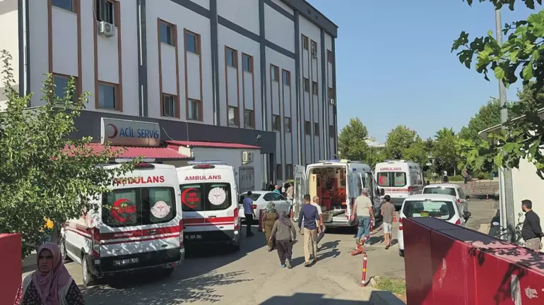 Adıyaman’da Servis Minibüsleri Çarpıştı: 13 Yaralı