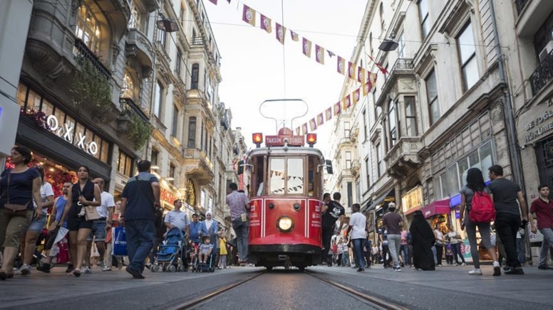 Türkiye’nin Genç Nüfus Oranı Alarm Veriyor: Gelecek Yıllarda Büyük Düşüş Bekleniyor