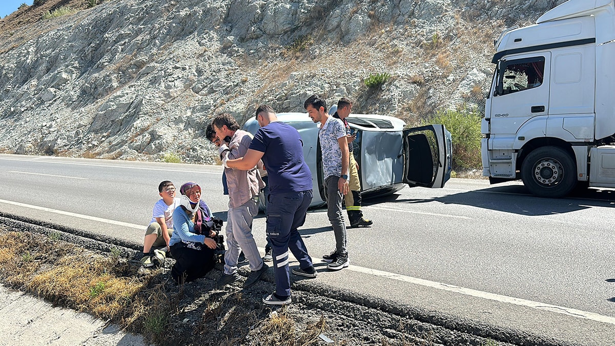 Kütahya’da Kaza Sonrası Kavga: Sürücü Bıçaklandı, 6 Kişi Yaralandı