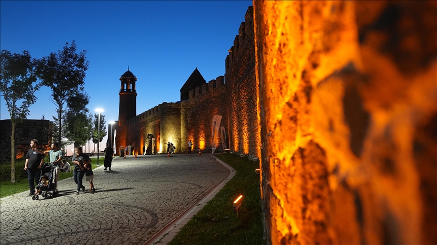 Erzurum Kültür Yolu Festivali Şehre Canlılık Getirdi