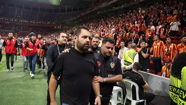 “Taraftar Kargaşası: Galatasaray – PAOK Maçı Öncesi Gergin Anlar!”