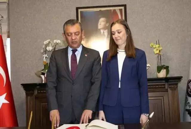 Özgür Özel’den Gülşah Durbay’a Yönelik İddialara Sert Tepki: “Ahlaksızlıkla Mücadele Edeceğiz”