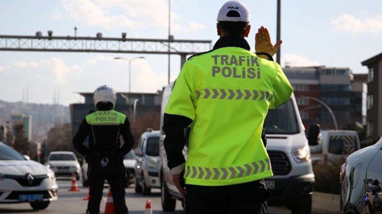 İstanbul’da Trafik Kaosu Bekleniyor: Yarın Bu Yollar Kapatılacak, Alternatif Rotaları Kaçırmayın!