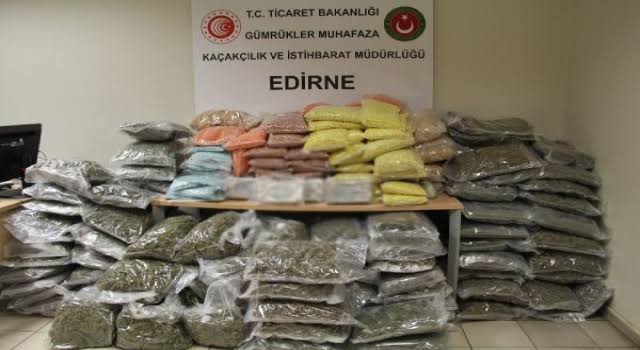 Kapıkule’de Uyuşturucu Operasyonu: 120 Kg Kokain, 178 Kg Esrar Ele Geçirildi!