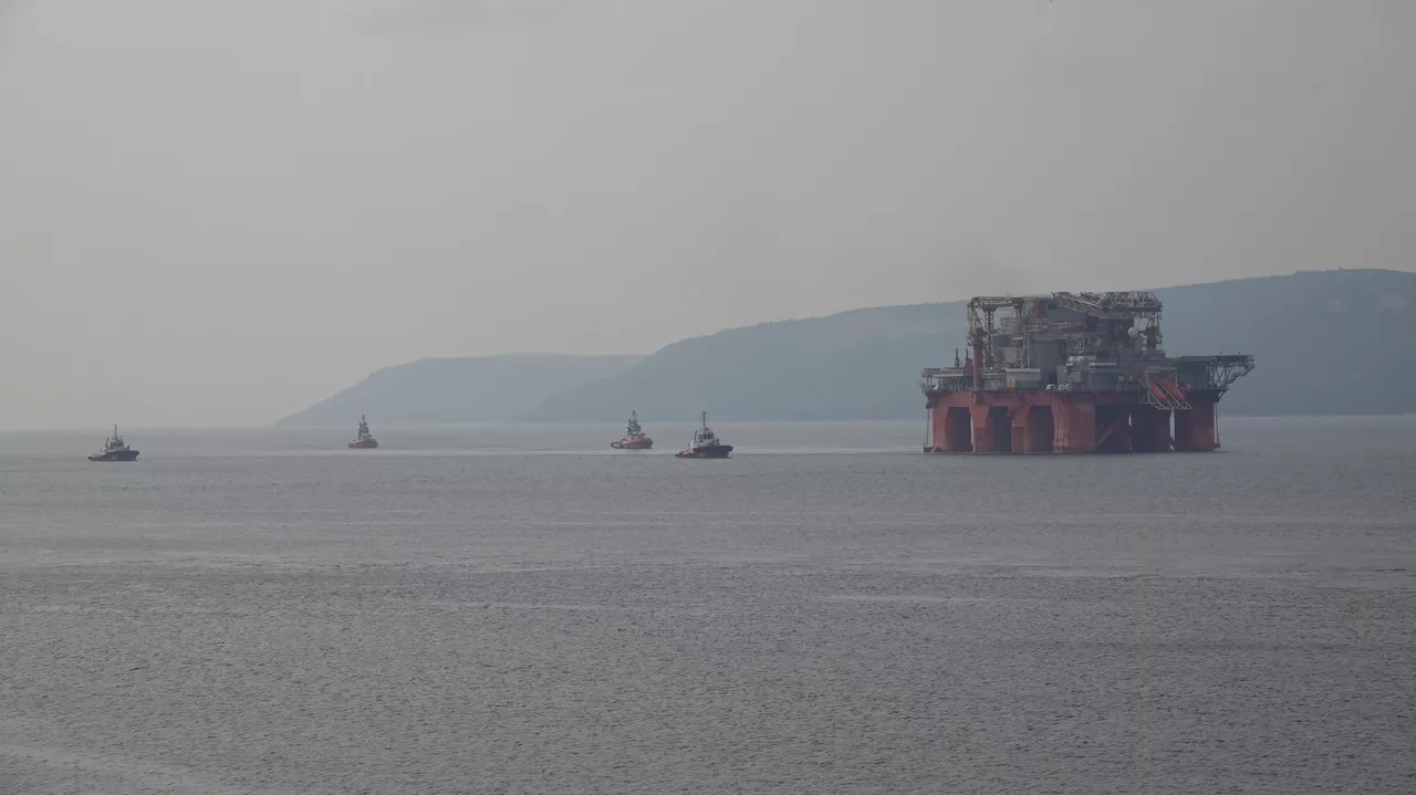 Çanakkale Boğazı, Petrol Platformu Nedeniyle Tek Yönlü Kapatıldı