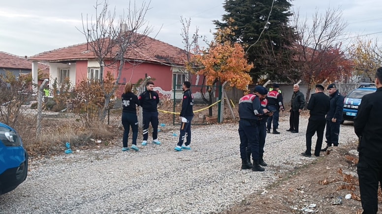 Şizofreni Hastası Annesini Yaralayıp, Eniştesini Öldürdü