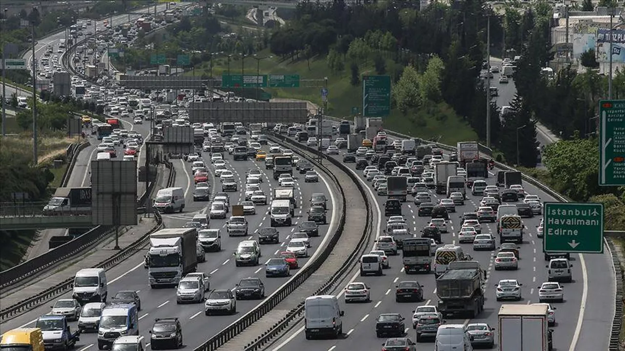 2025’te Trafik Sigortasında Büyük Değişim: Zam, İndirim ve Yükselen Teminatlar!