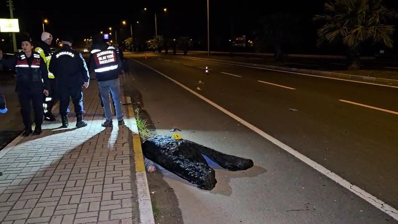 Kardeşlik Fedakârlığı Canına Mal Oldu Ağabey Kazada Can Verdi, Kardeşi Yoğun Bakımda