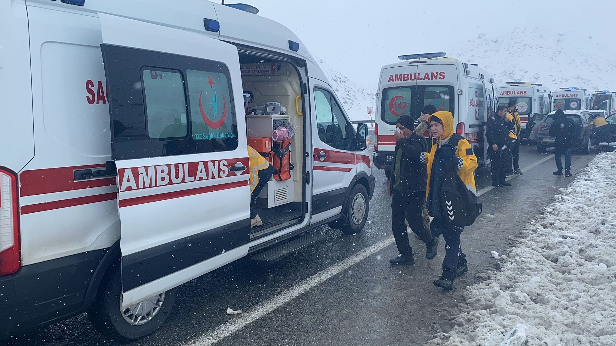 Cenaze Getiriyorlardı: Erzincan’da Otobüs Devrildi, 4 Yaralı