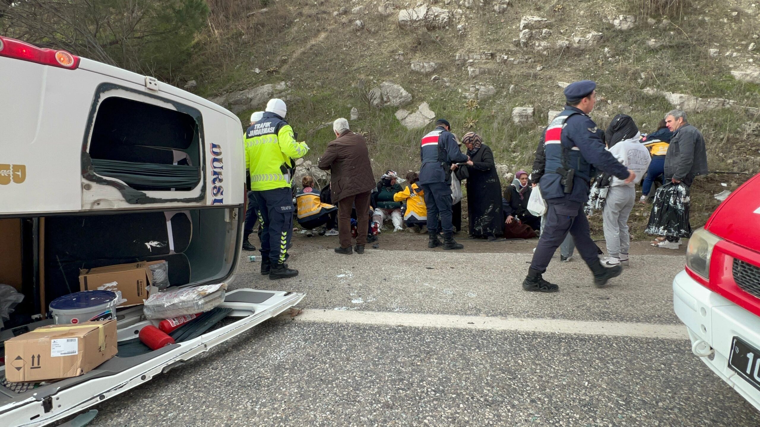 Feci Trafik Kazasında 2 Kişi Hayatını Kaybetti, Çok Sayıda Yaralı Var