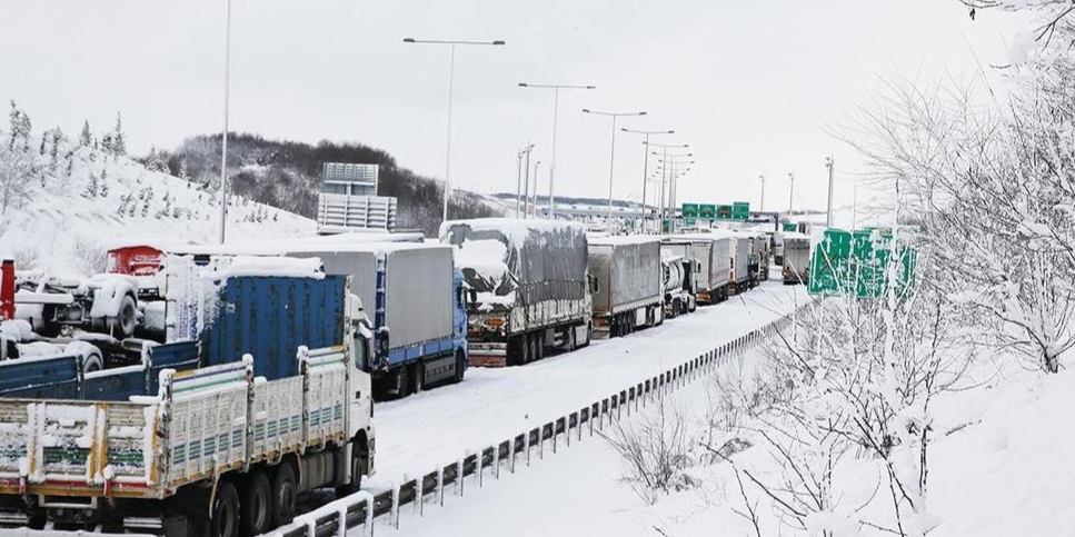 6 İlde Ağır Taşıt Trafiği Yasaklandı: Kar ve Soğuk Havanın Etkisi