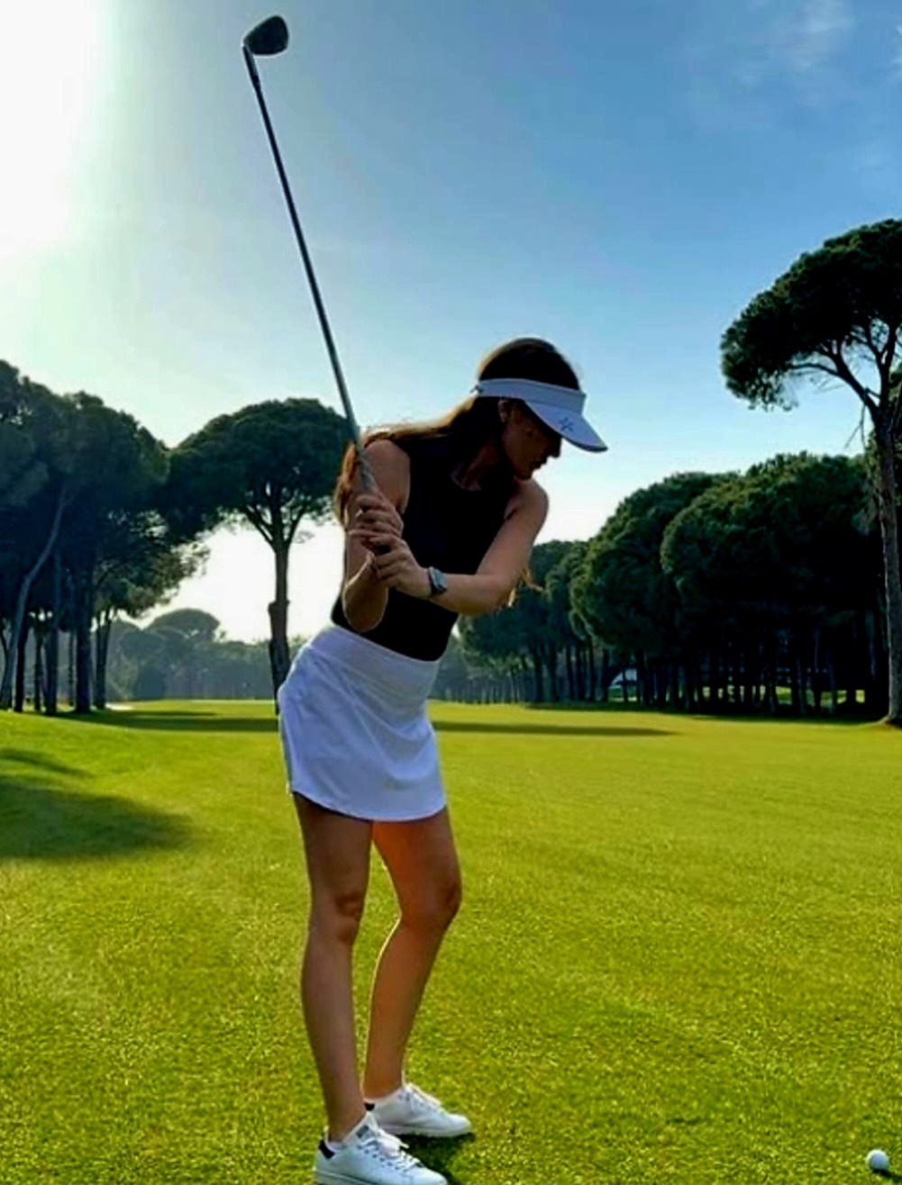 Fahriye Evcen’in Golf Gösterisi Sosyal Medyada Tepki Topladı!