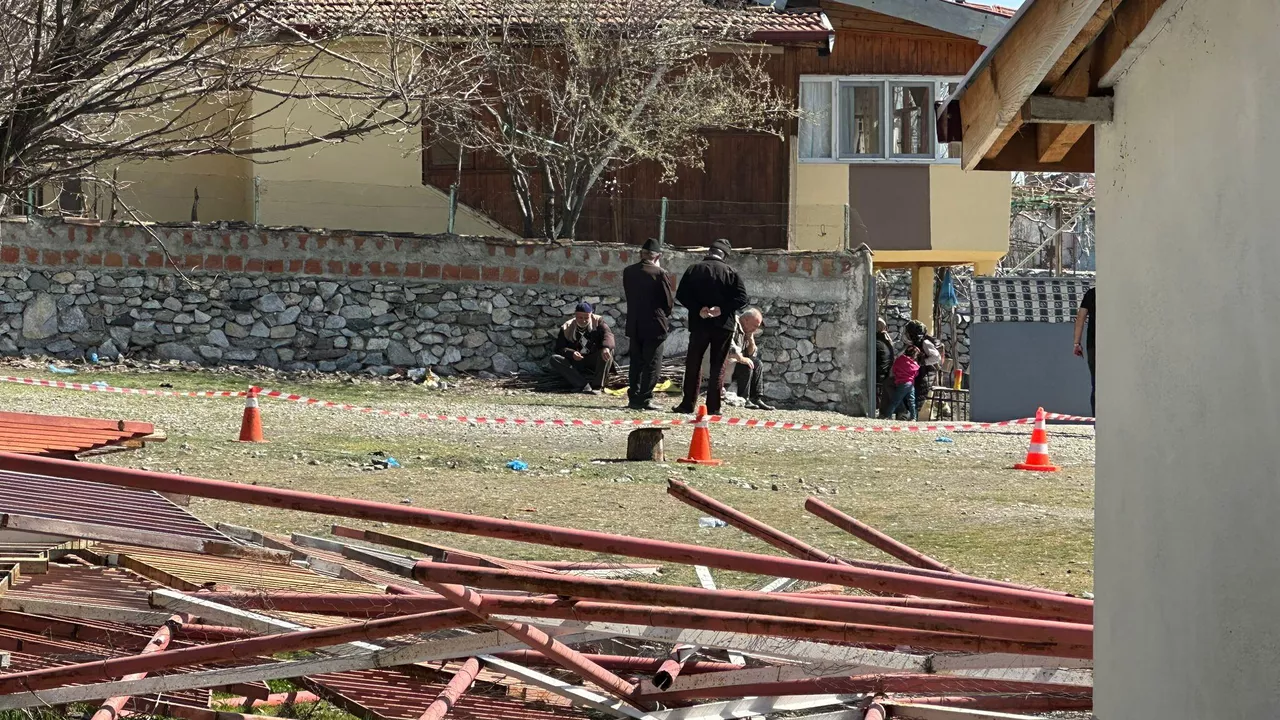 Üç Bilezik İçin Teravih Namazı Sonrası 8 Bıçak Darbesiyle Öldürdüler!